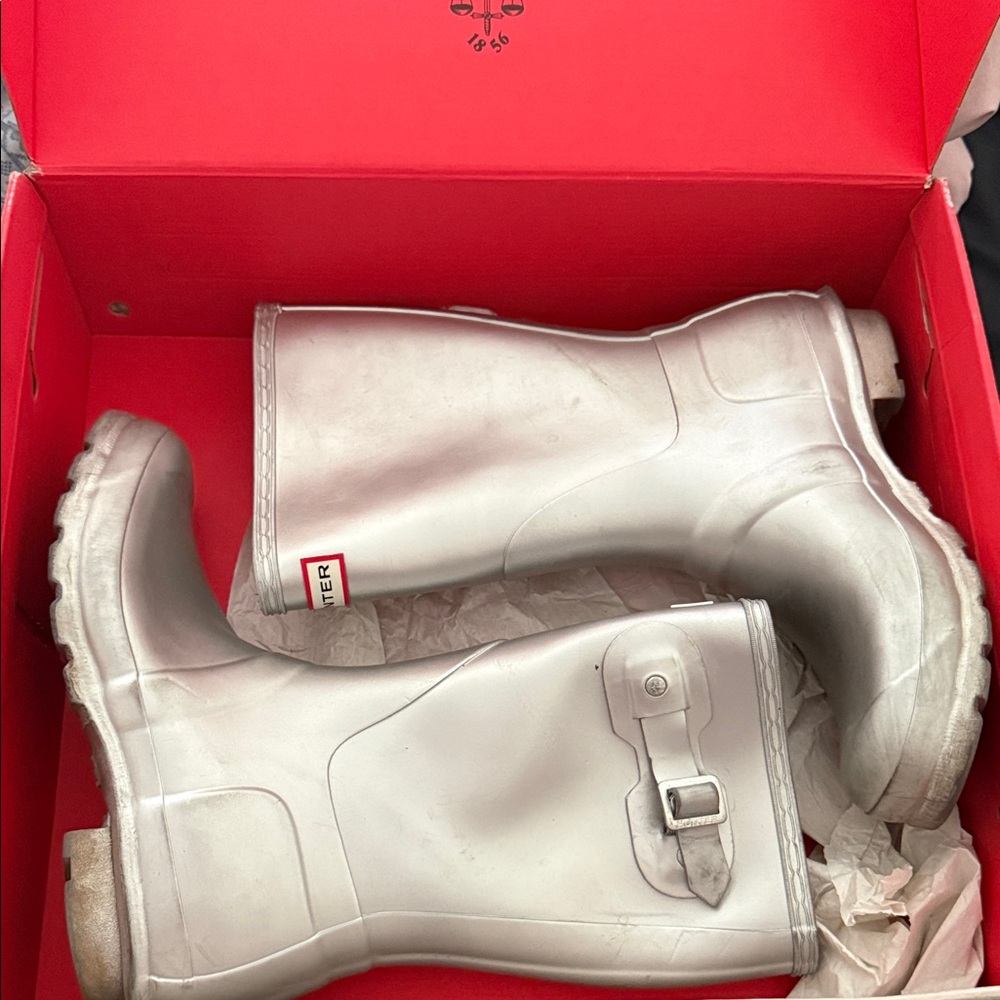 Hunter Metallic Gray Boots